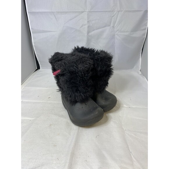 Children’s crocs furry boots size 6-7 - Picture 1 of 6